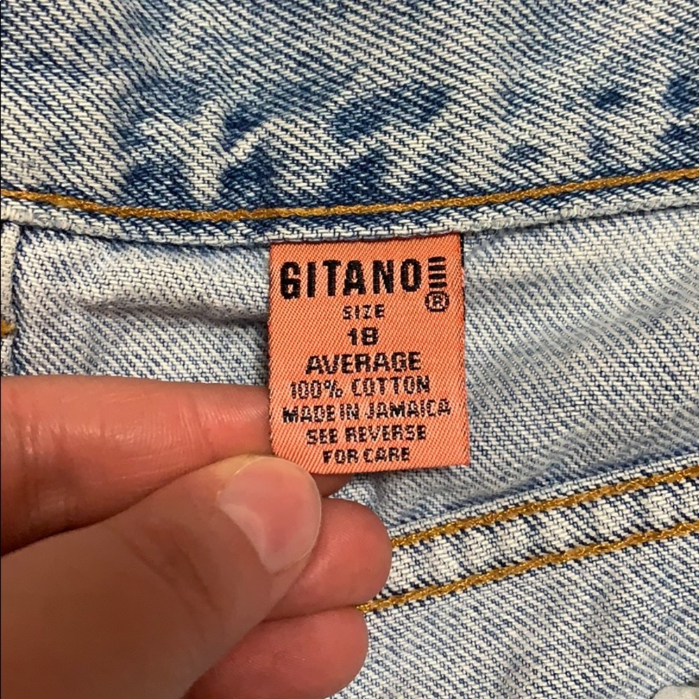 Vintage High-Waisted Jeans - Picture 5 of 5